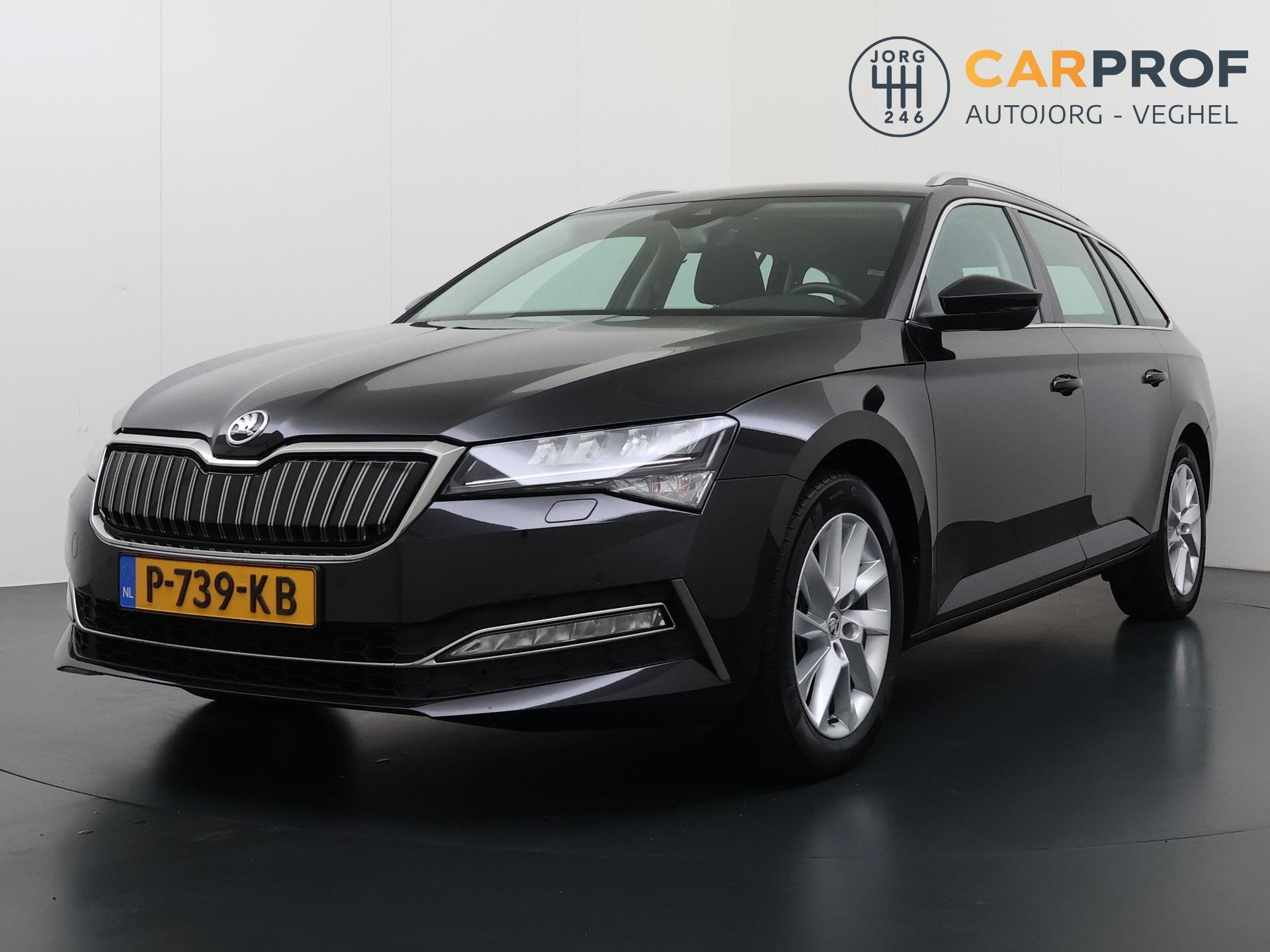 Skoda Superb Combi 1.4 TSI iV Business Edition Plus PHEV | T, Auto's, Skoda, Stof, Gebruikt, 4 cilinders, Zwart