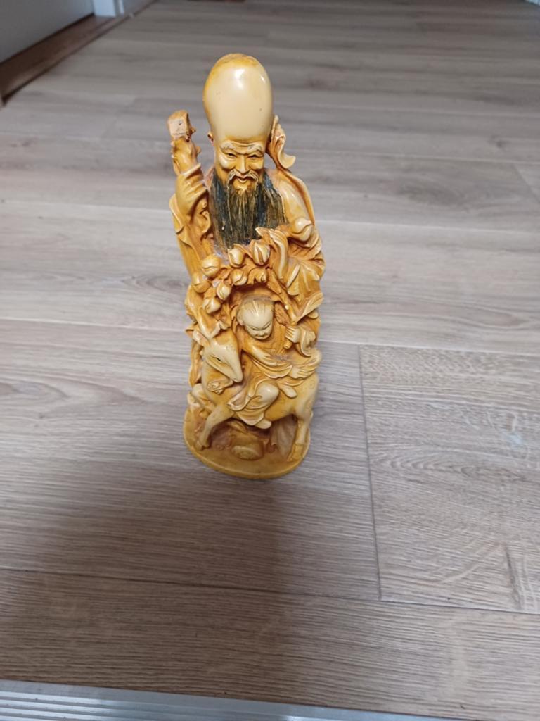 Oosterse Wijze met Kind - Gedetailleerd Beeld, Antiek en Kunst, Kunststof, Ophalen of Verzenden, Handgemaakt, 20 - 50 cm