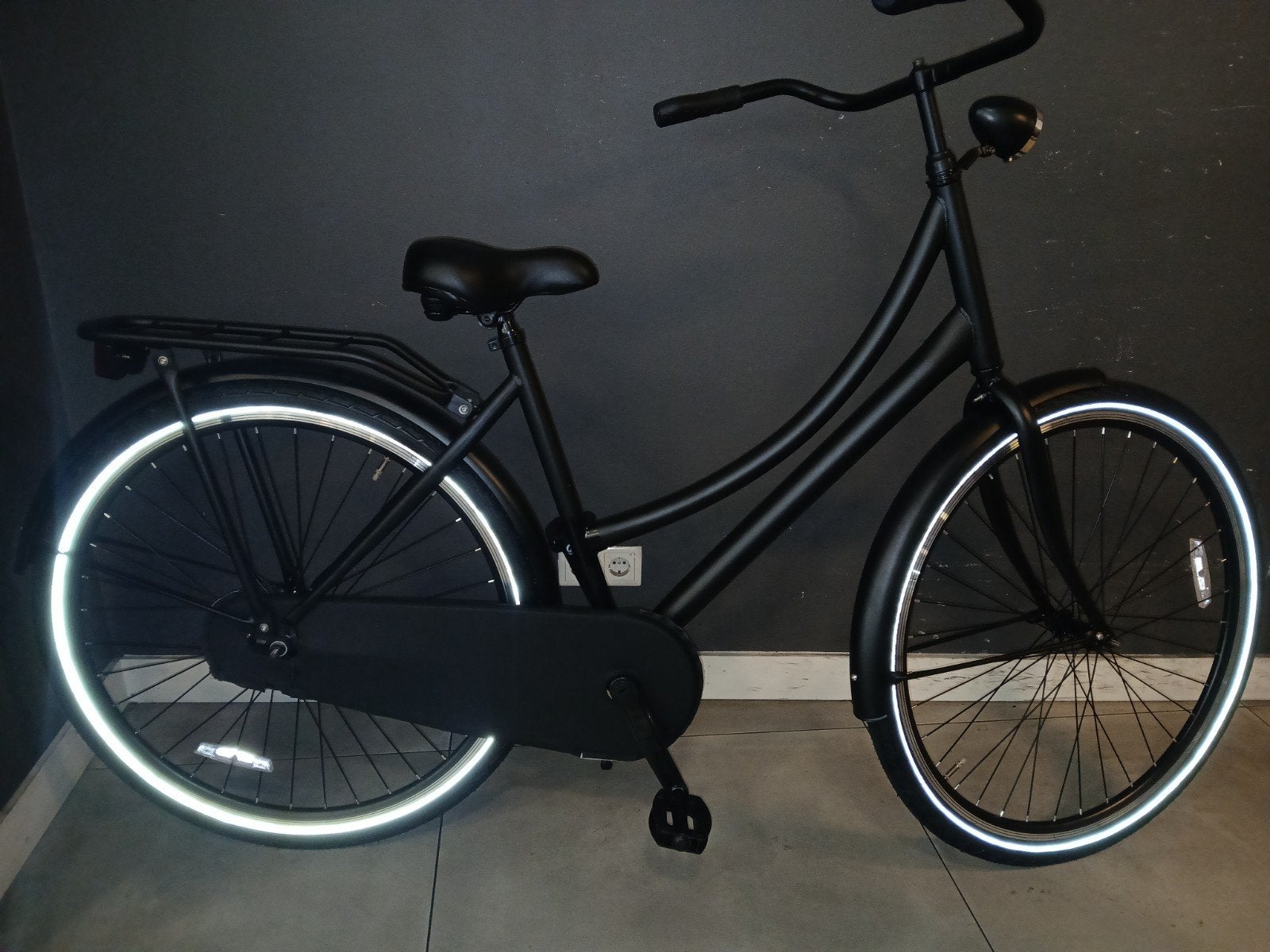 Back 2 School ACTIE:  Matzwarte Omafiets 28"  €299,- (NIEUW), Ophalen, Nieuw