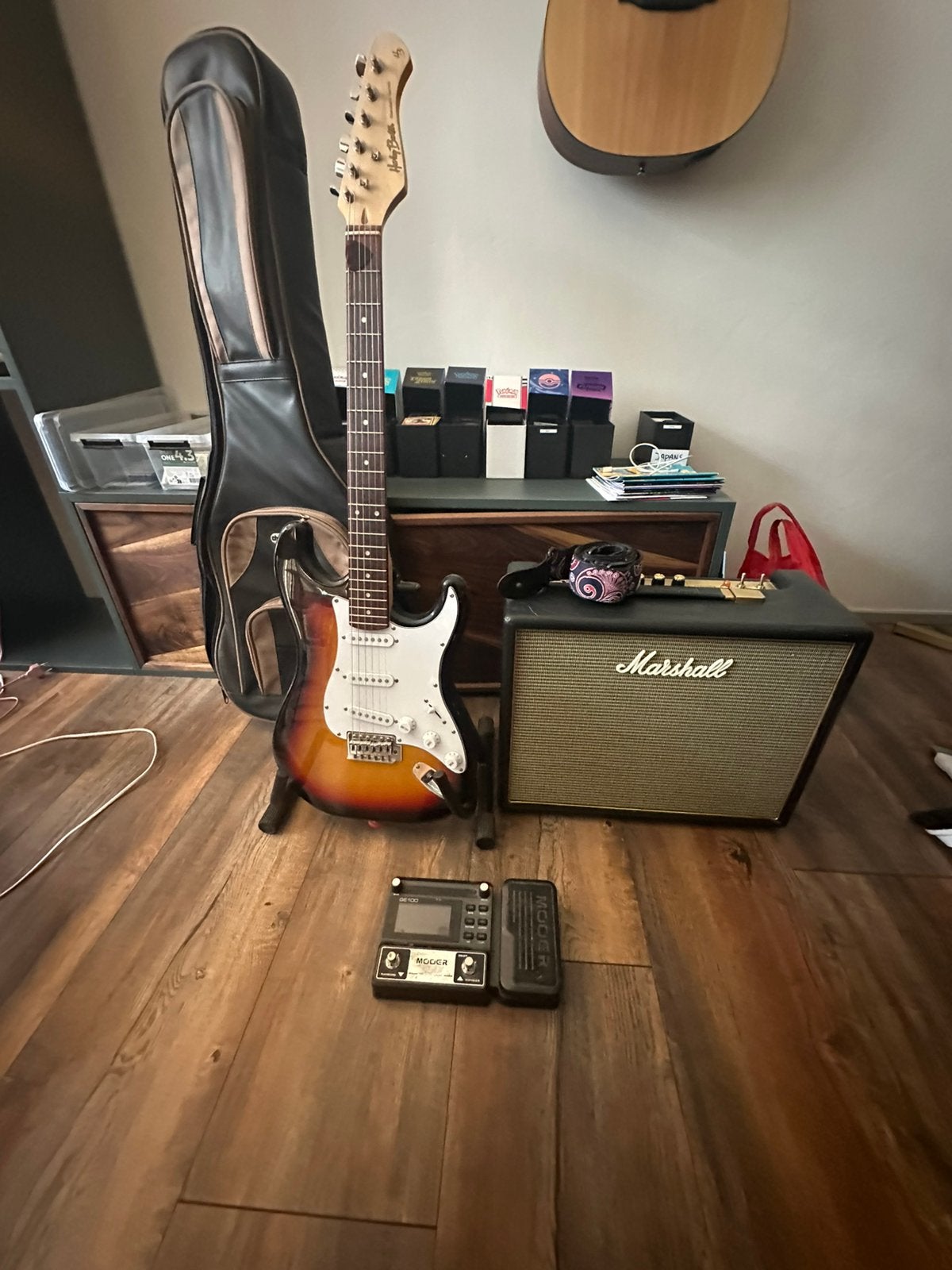 Harley benton en Marshall buizenversterker en multi effect, Muziek en Instrumenten, Ophalen of Verzenden, Zo goed als nieuw, Solid body
