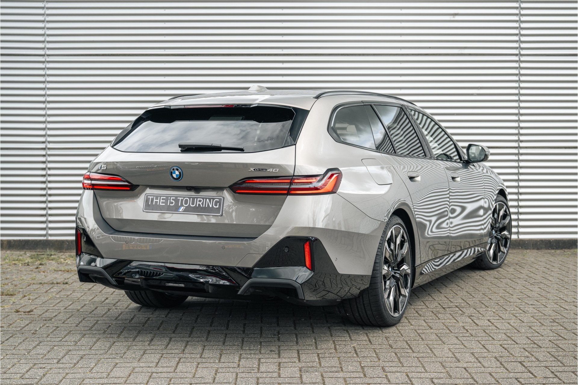 BMW i5 xDrive40 M Sport / Panoramadak / Bowers & Wilkins / A, Automaat, Dealer onderhouden, Zwart, Sedan