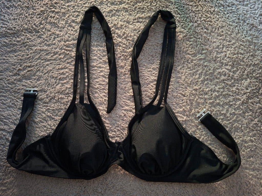bikini top. Zwart. Mt M. Kleine cup. Klipsluiting. Halter., Zwart, Nieuw, Ophalen of Verzenden, Bikini