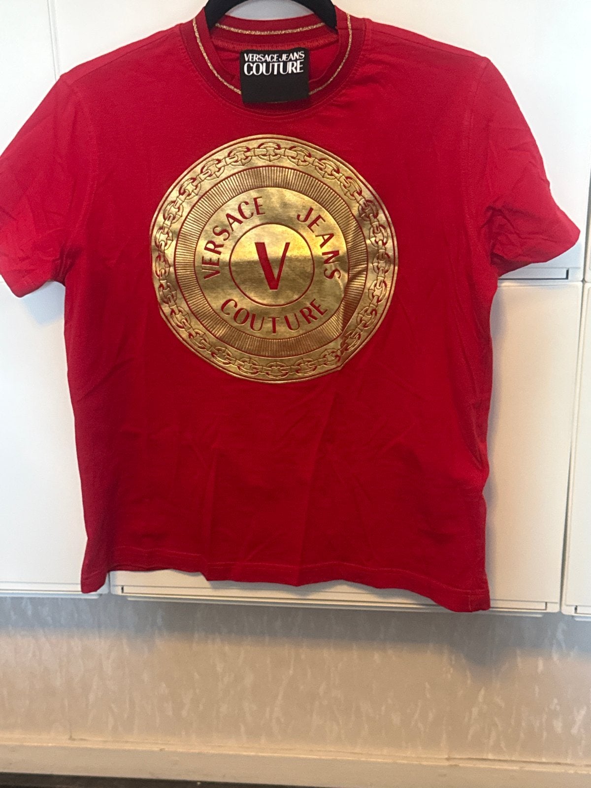 Versace Jeans Couture T-shirt Rood met Goud, Kleding | Heren, T-shirts, Zo goed als nieuw, Maat 48/50 (M), Rood, Ophalen