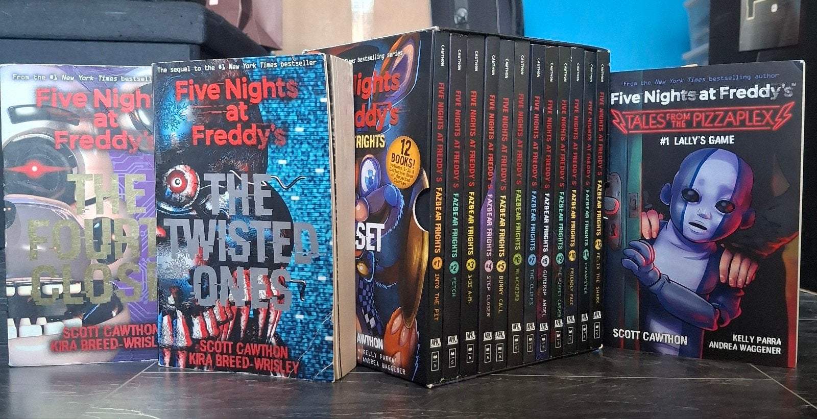 Five nights at freddy's boeken, Ophalen of Verzenden, Gelezen