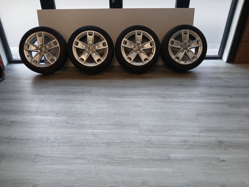 Winter Wielenset Audi A3 2012-2020 17INCH lichtmetaal!!, Auto-onderdelen, Banden en Velgen, Ophalen, 16 inch, 205 mm, Band(en)