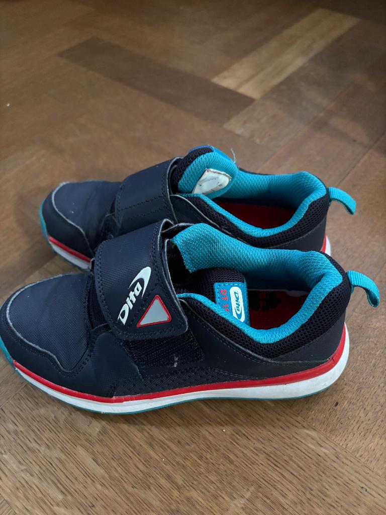 Dita hockeyschoenen maat 32, Ophalen, Gebruikt, Schoenen