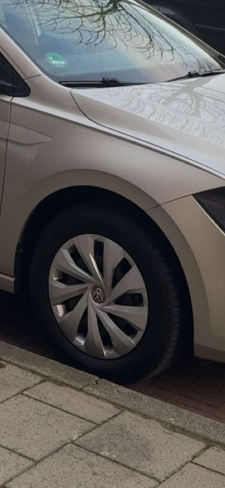 VW POLO 185/65/15 stalen velgen met orginele VW wieldoppen, Auto diversen, Wieldoppen, Ophalen of Verzenden, Zo goed als nieuw