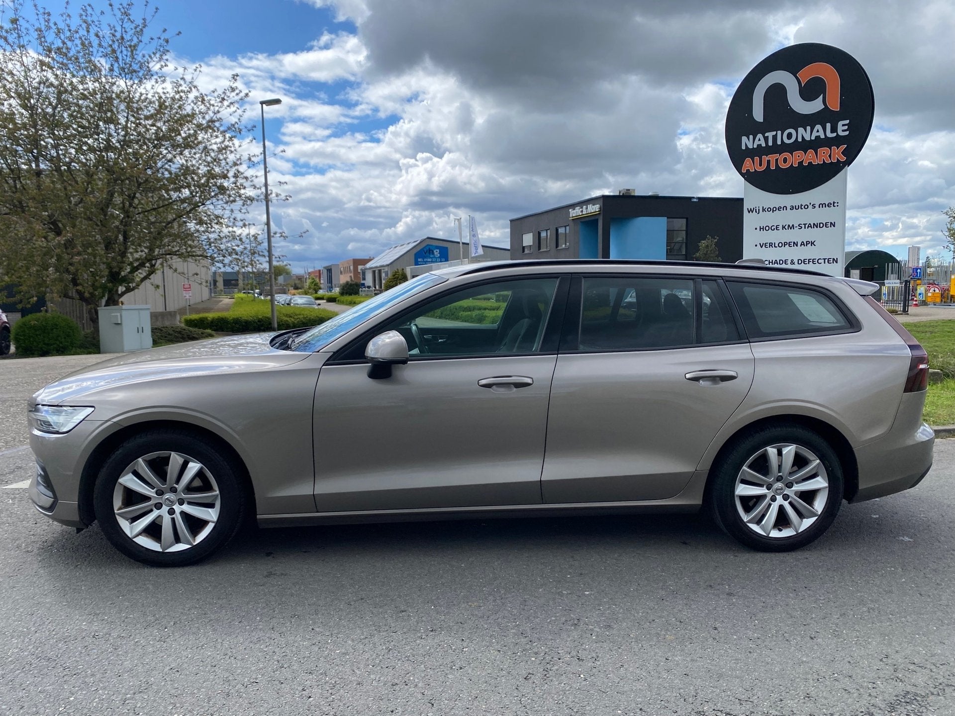 Volvo V60 2019 * 2.0 D3 * AUTOMAAT * LED * NOODLOOP ROETFILT, Auto's, Euro 6, 4 cilinders, Diesel, 22 km/l