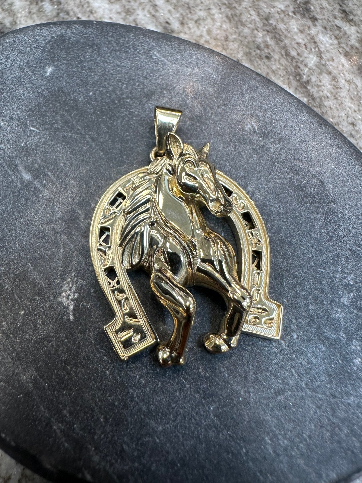 Nieuwe 14k Gouden Paard Hanger, Ophalen of Verzenden, Nieuw, Goud, Dier