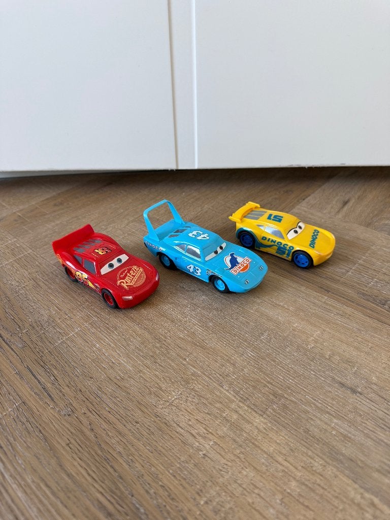 ZGAN 3x pull-back Disney Cars auto 1:43 McQueen Dinoco 43, Kinderen en Baby's, Speelgoed | Speelgoedvoertuigen, Ophalen of Verzenden