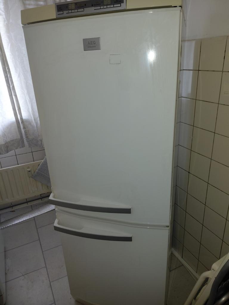 AEG Koelkast, 200 liter of meer, Met aparte vriezer, Zo goed als nieuw, 160 cm of meer