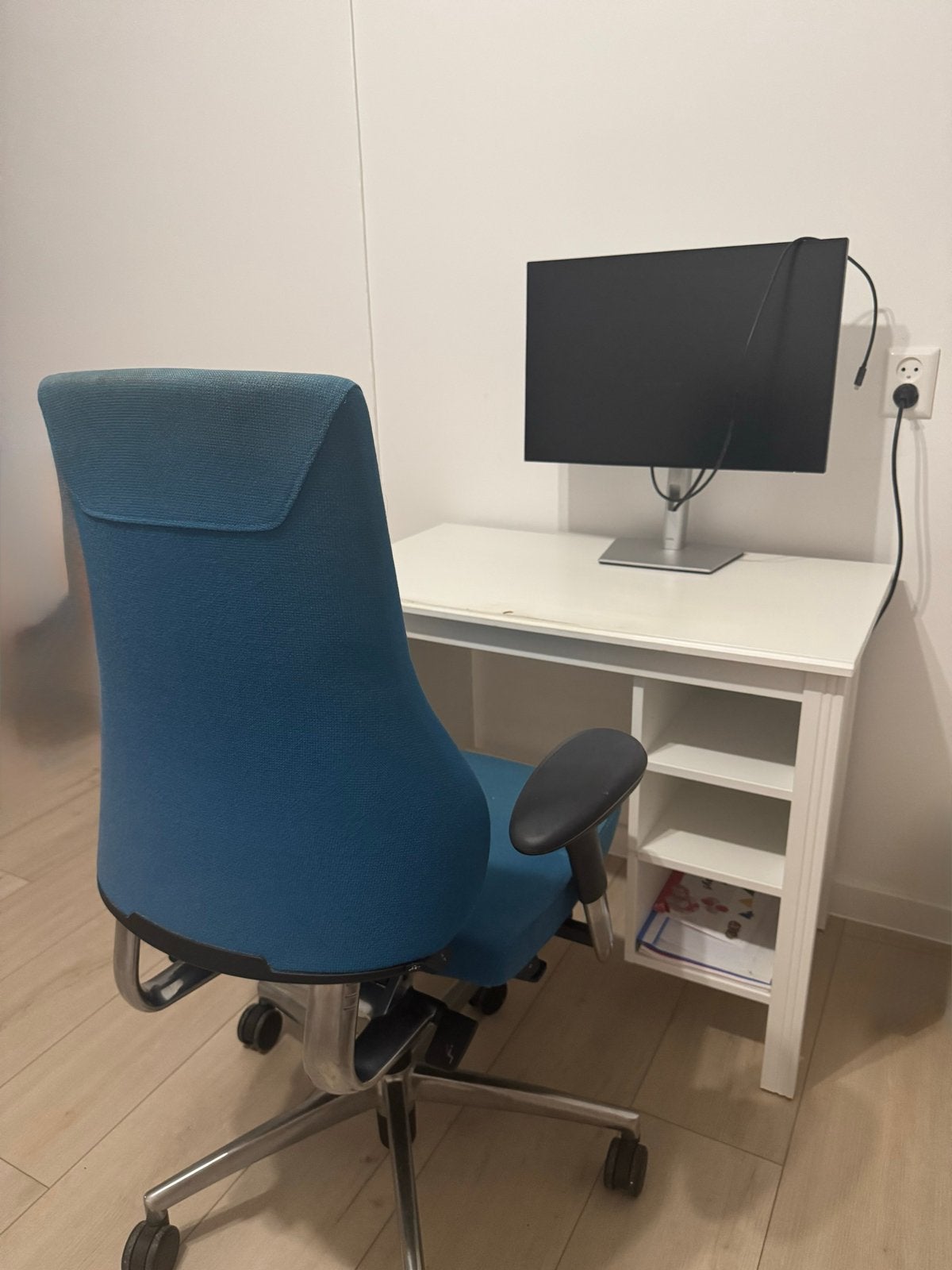 Ergonomische Bureaustoel and werk tafel, Ophalen, Gebruikt, Blauw, Bureaustoel