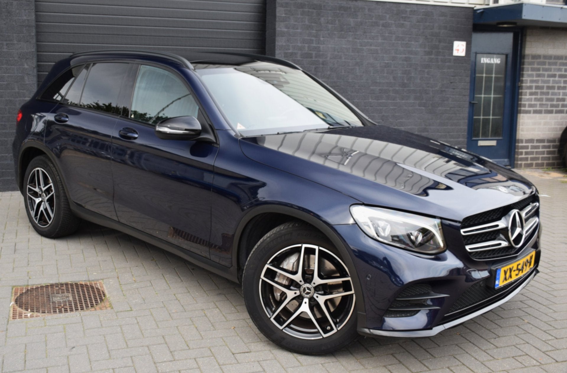 Mercedes-Benz GLC-klasse 250 4MATIC Business Solution AMG|Pa, Auto's, Dealer onderhouden, Gebruikt, 4 cilinders, Blauw