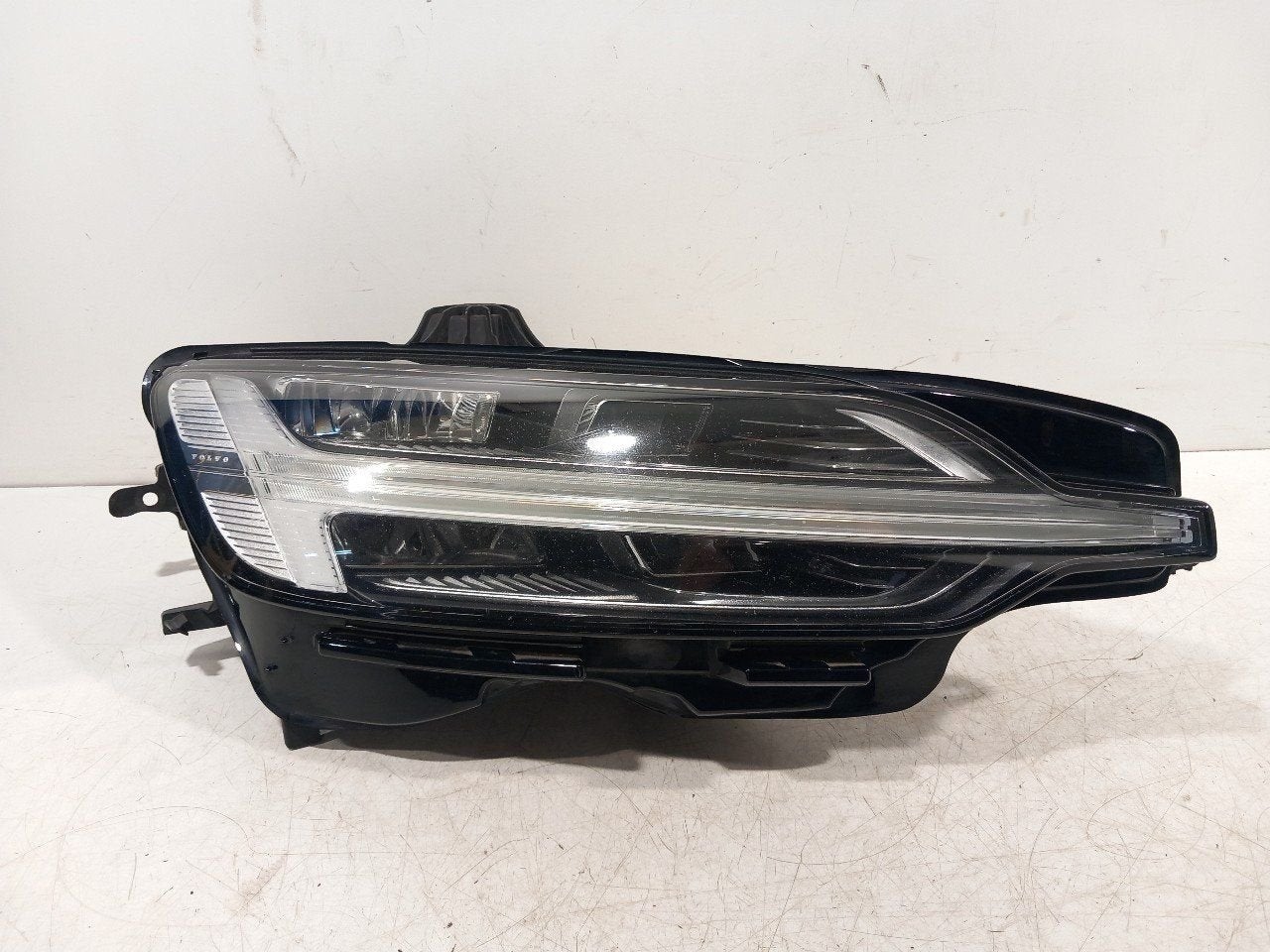 Koplamp rechts Volvo V60, Auto-onderdelen, Verlichting, Onderdelen@venauto.nl, Van der Ven Autorecycling B.V., Gebruikt, Ettenseweg 76, 4706 PB Roosendaal, The Netherlands
