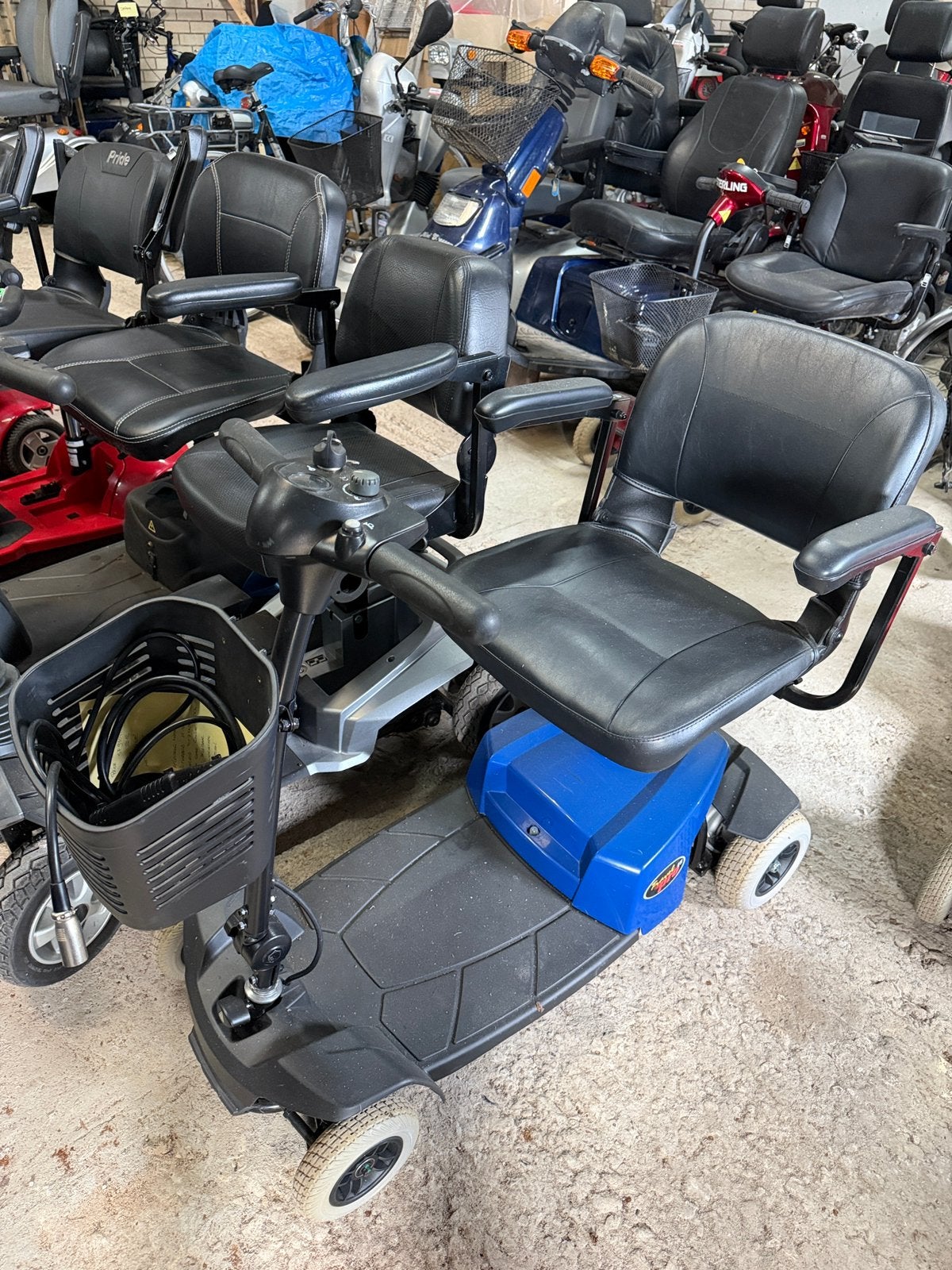 Scootmobiel Pride Travel Pro ES Nieuw accu’s, Ophalen, Pride, Zo goed als nieuw, 16 km/u of meer