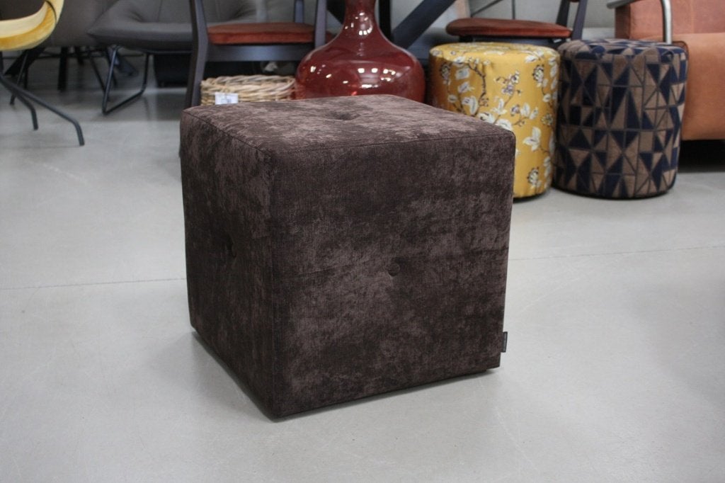 Vierkante poef hocker donkerbruin velours met knopen