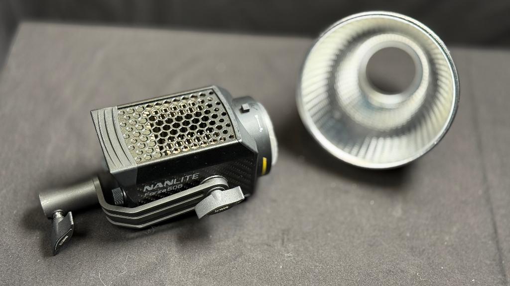 Nanlite Forza 60B bicolor LED + reflector & softbox -2 stuks, Ophalen, Gebruikt, Lamp of Flitsset