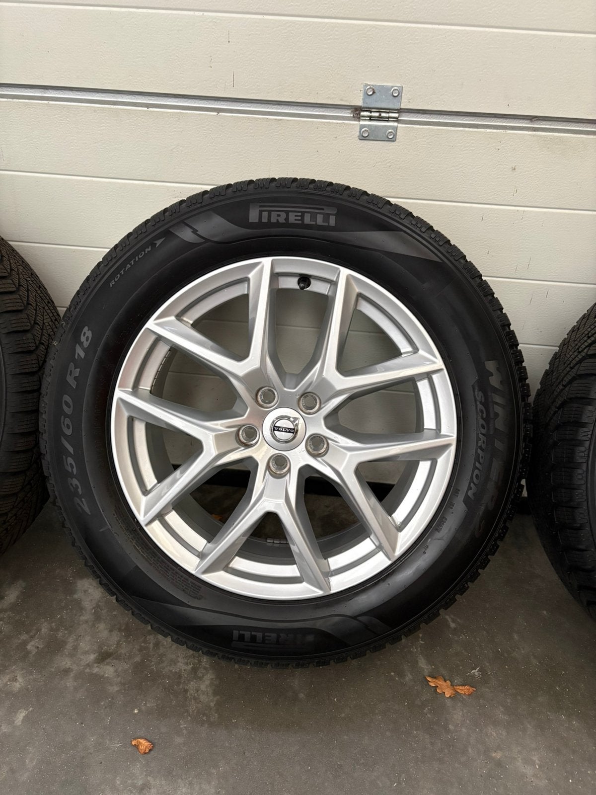Volvo XC60 18 inch winterset Pirelli nieuwstaat, 18 inch, Gebruikt, Banden en Velgen, Zweden