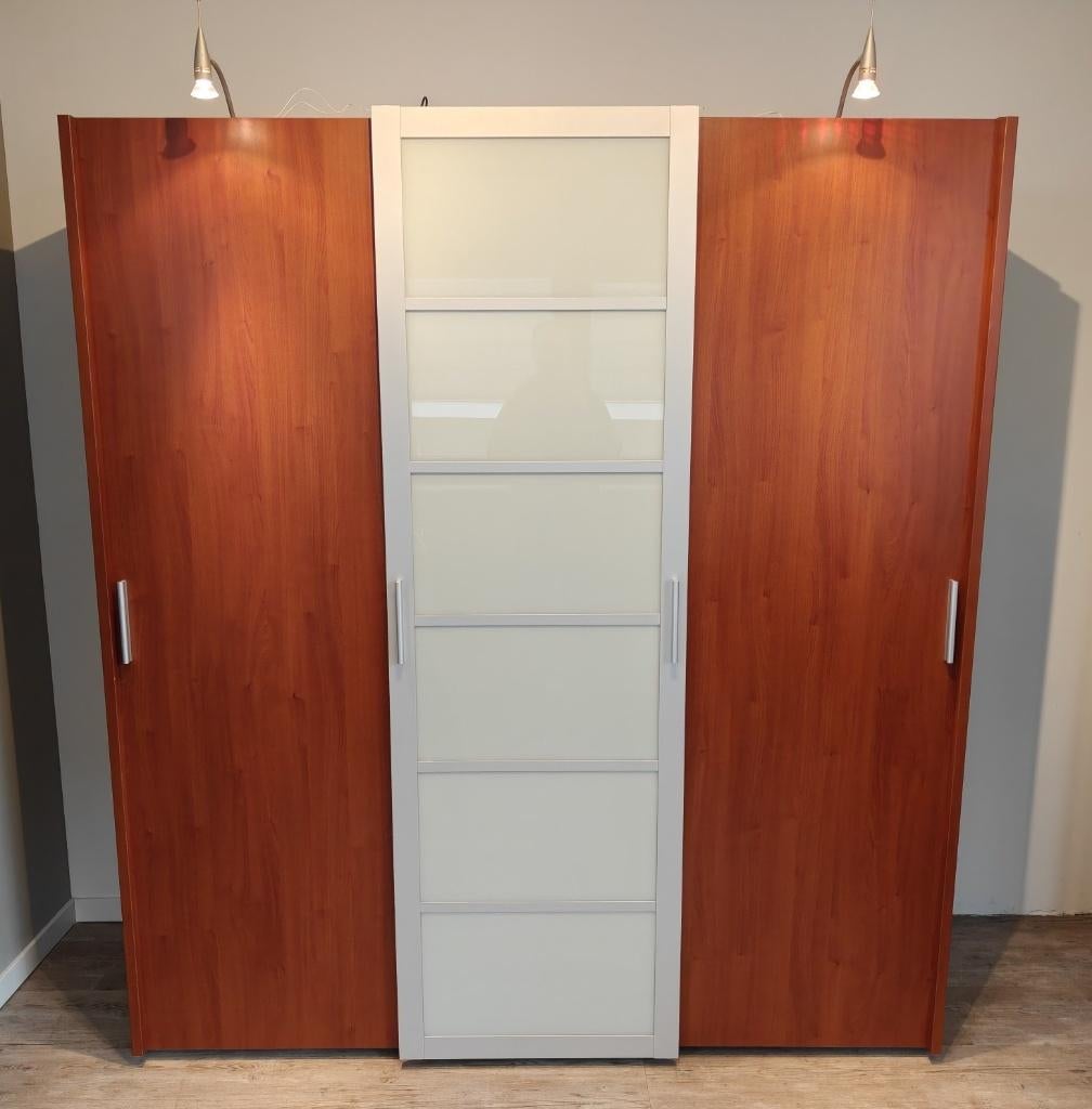 Kledingkast met Schuifdeuren - Kersenhout kleur, Ophalen, Met deur(en), Gebruikt, 200 cm of meer