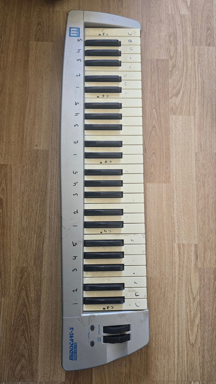 Miditech MIDI Keyboard - Compact en Draagbaar, Gebruikt, Midi-aansluiting, Ophalen of Verzenden, 49 toetsen