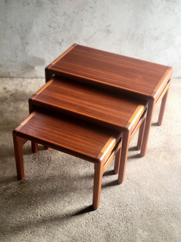 Vintage Deense nesting set in teak, Ophalen, Minder dan 55 cm, Zo goed als nieuw, Rechthoekig