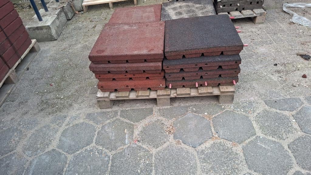 Gebruikte rubber tegels 50x50x8 - 3,5m2, Ophalen, Gebruikt, Overige typen, Rubber