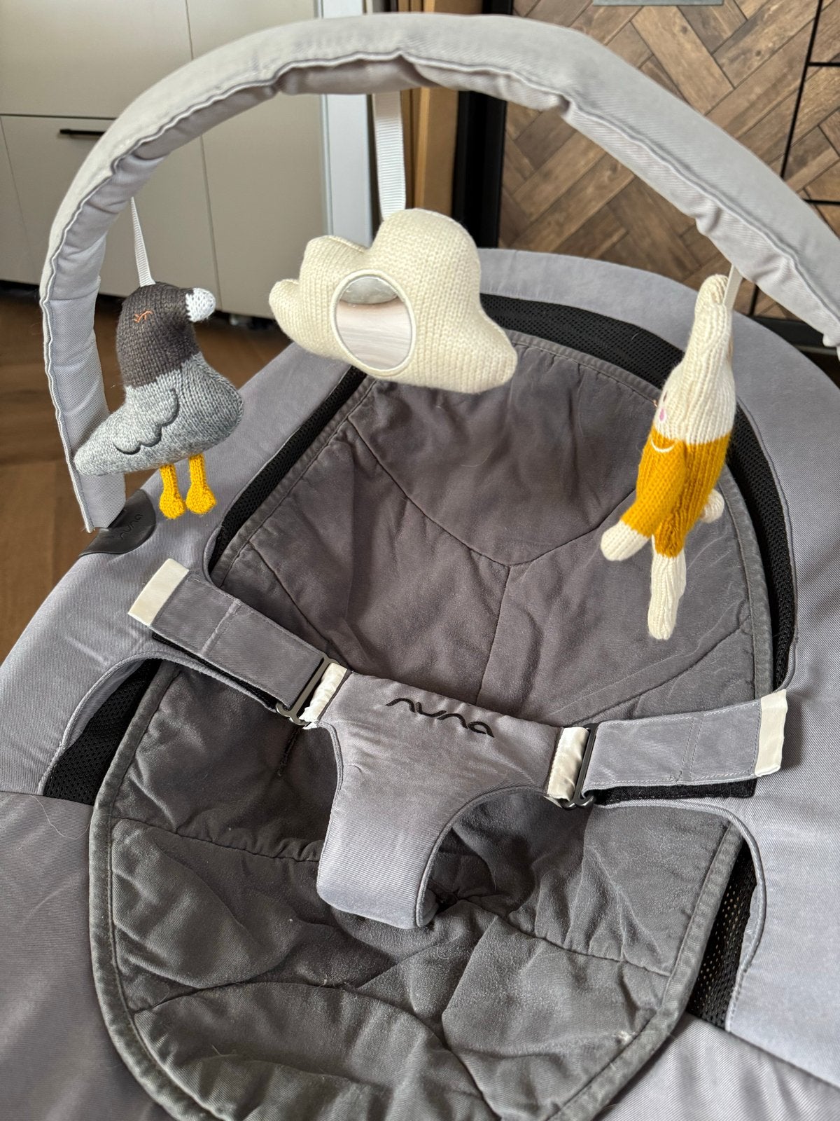 Nuna Leaf wipstoel in top staat met extra hoes en speelboog, Ophalen, Zo goed als nieuw, Wipstoel, Overige merken