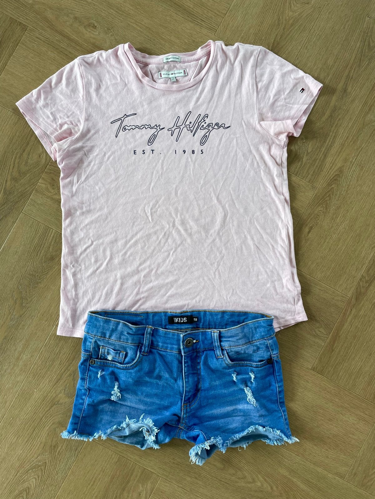 Tommy Hilfiger lichtroze T-shirt roze maat 146, Verzenden, Zo goed als nieuw, Meisje, Shirt of Longsleeve