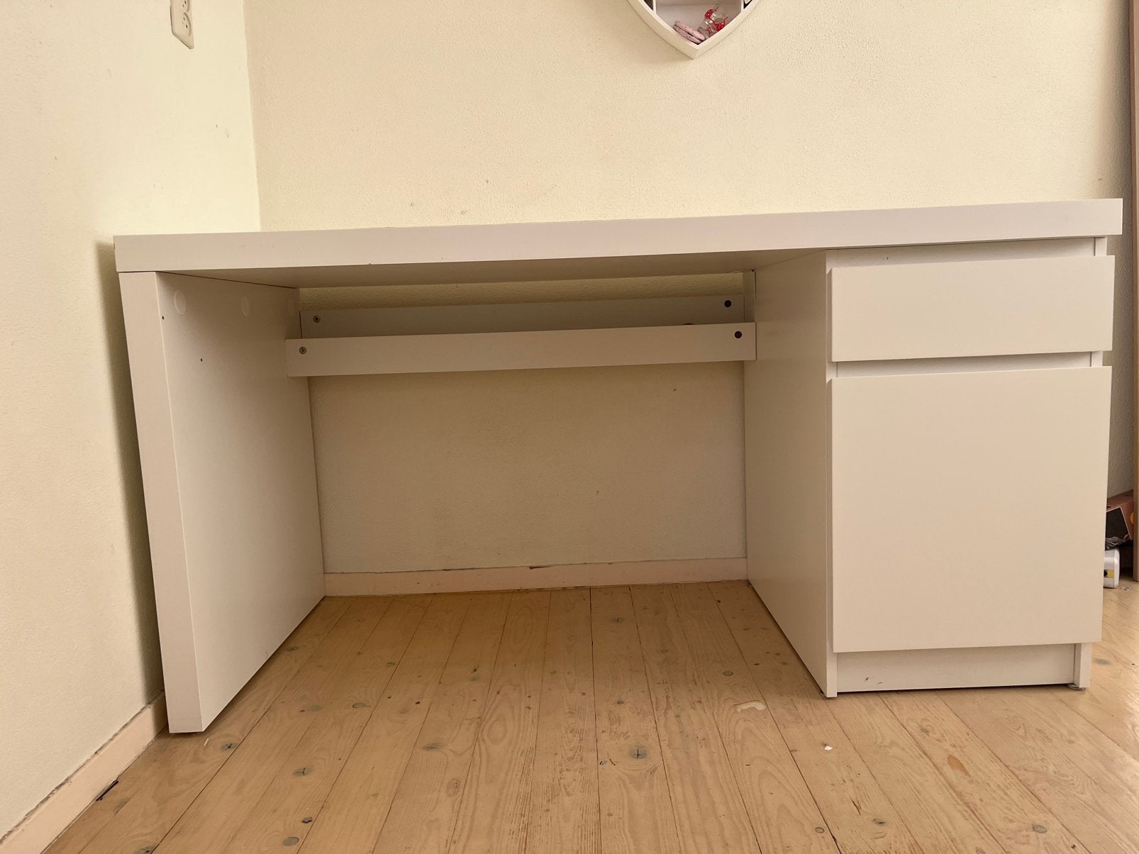 Ikea Malm bureau wit met lades 140x65, Ophalen, Gebruikt