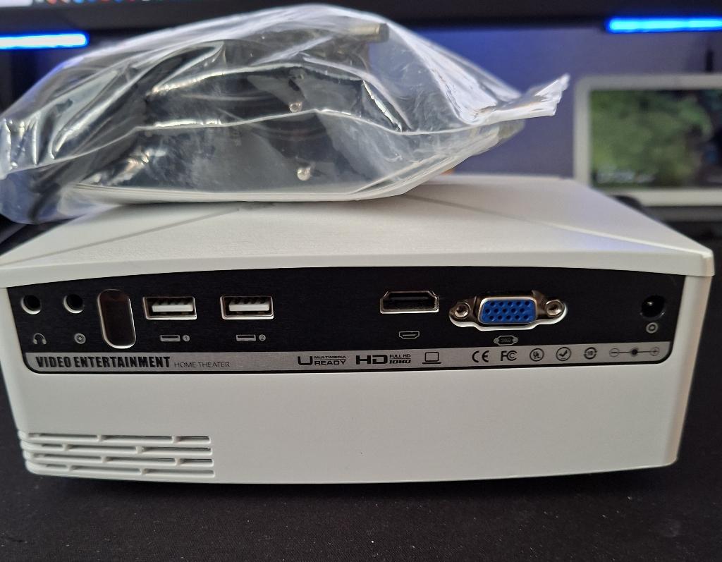 Beamer Theater (led projector) in nieuwstaat, Lumini, HD (720), LED, Ophalen of Verzenden