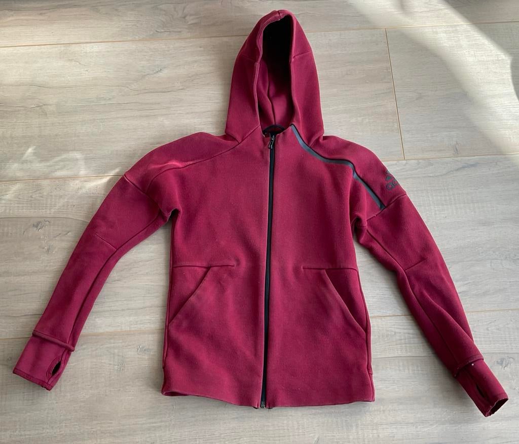 Adidas vest bordeauxrood - Maat 152-158, Ophalen of Verzenden, Gebruikt, Jongen of Meisje, Trui of Vest