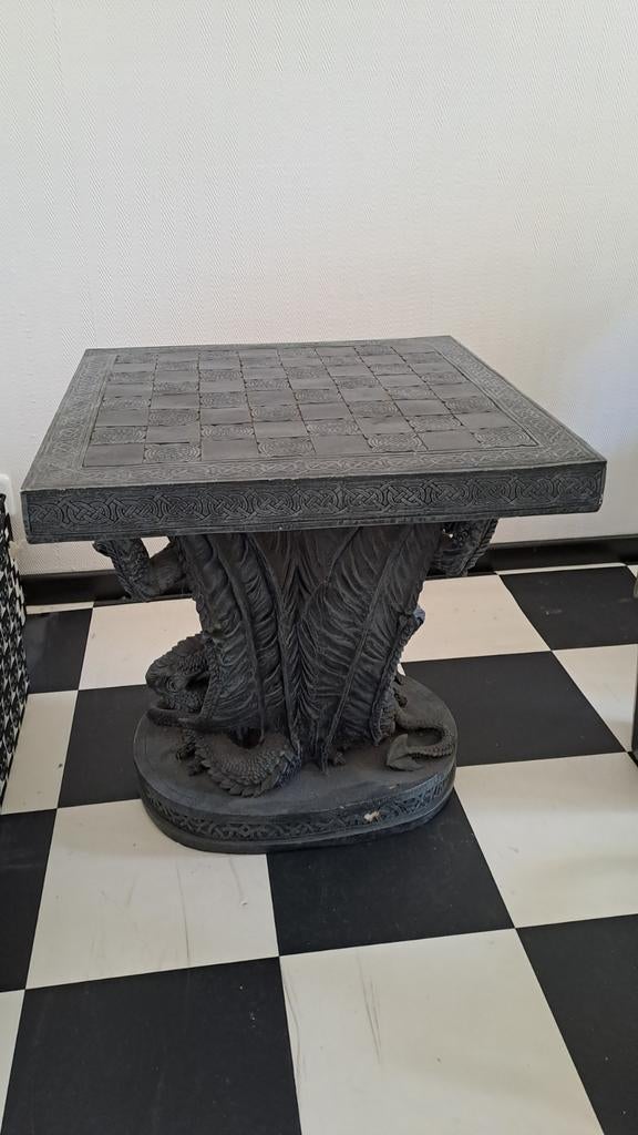 Gotisch Drakenschaakbord - Zwaar, Uniek en Decoratief, Ophalen, Gebruikt