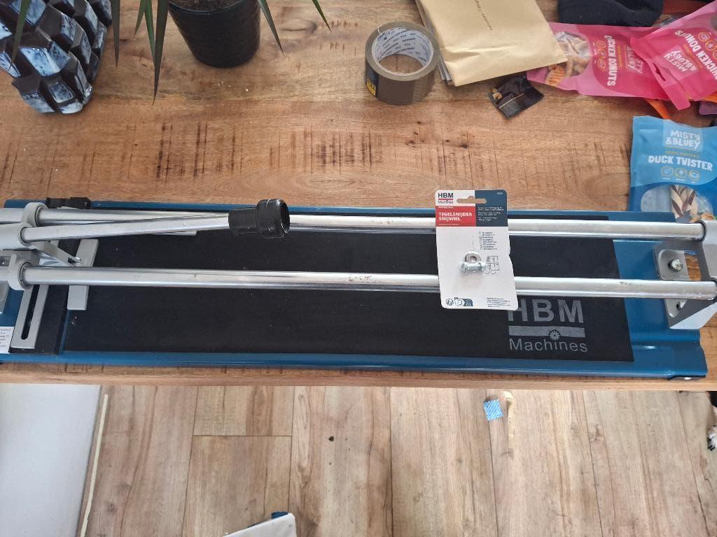 Tegelsnijder HBM, Ophalen, 60 cm of meer, Zo goed als nieuw, Minder dan 5 m²