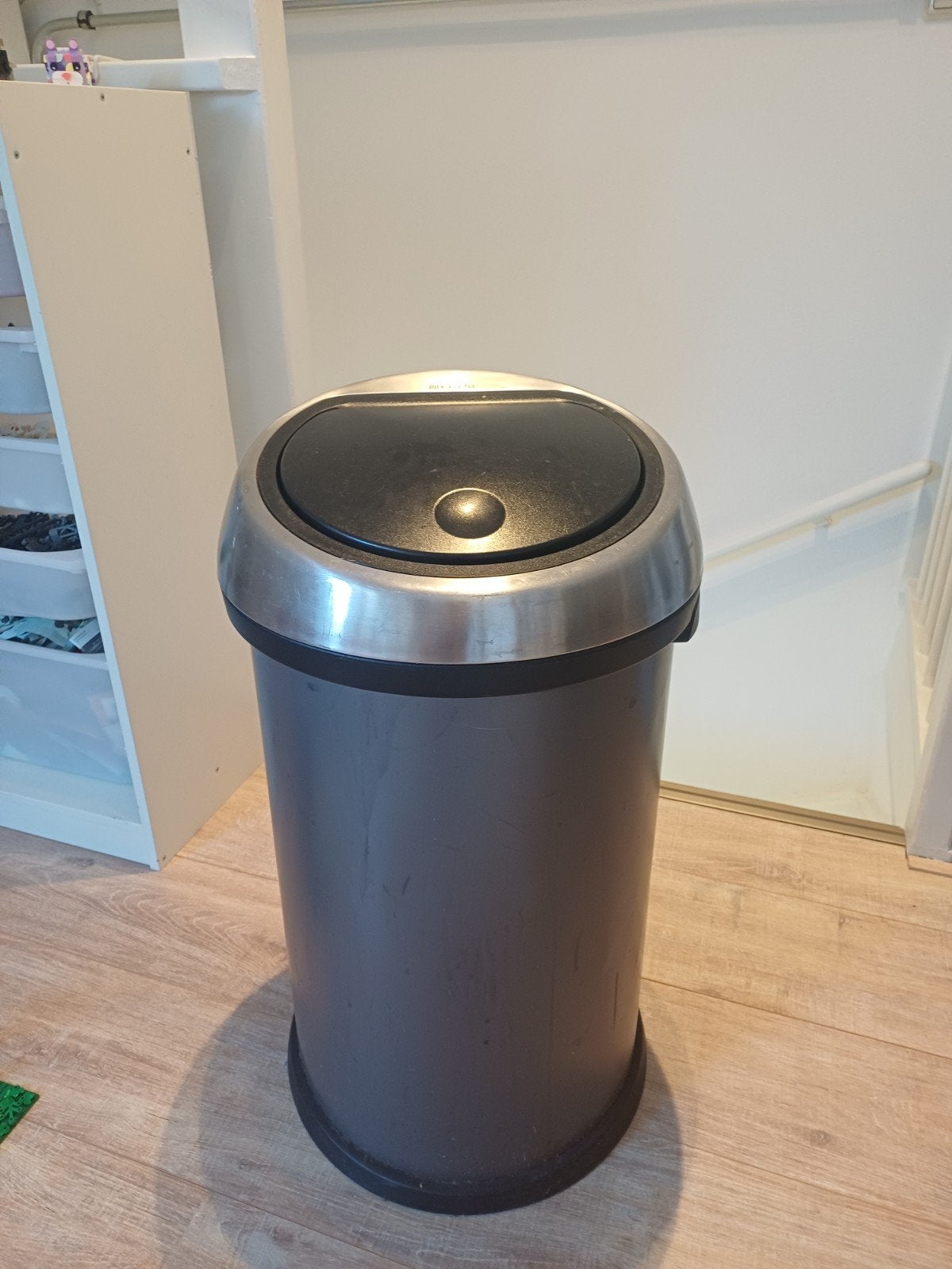 Foto 3 van brabantia touch bin 60 l