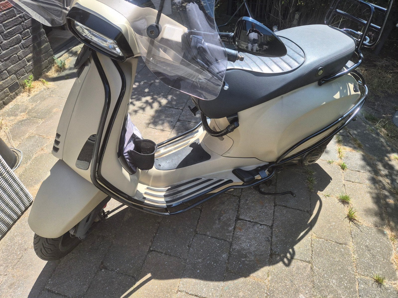 vespa sprint kleur desert storm, Ophalen, Zo goed als nieuw, Benzine, Vespa