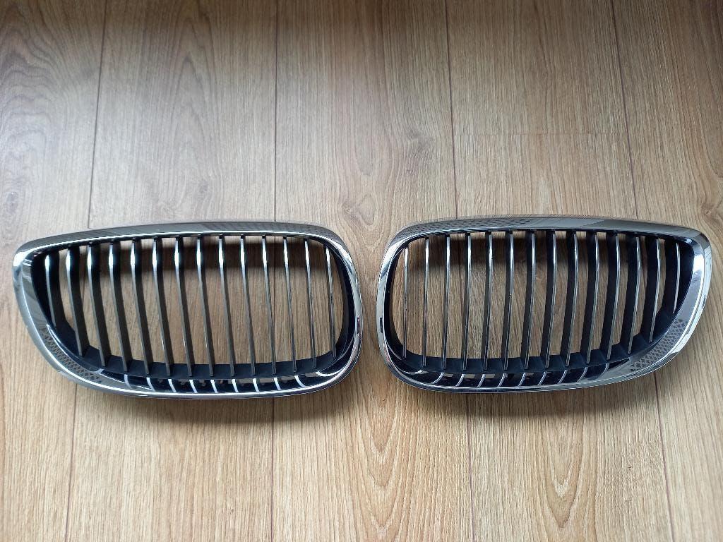 Grill Nieren BMW E92 / E93 - Links en Rechts - BMW OEM, Ophalen of Verzenden, Rechts, BMW, Bumper