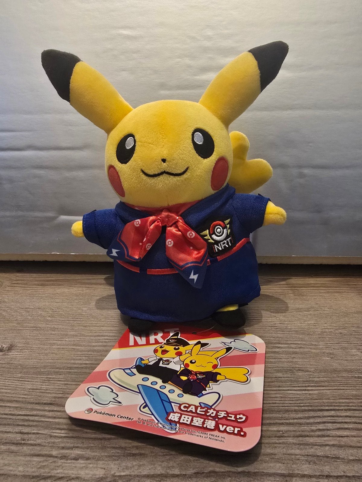 Pokemon pikachu stewardes knuffel Narita Airport Japan nieuw, Geel, Overige typen, Nieuw, Ophalen of Verzenden
