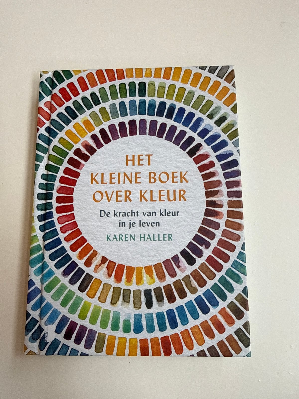 Het kleine boek over kleur - De kracht van kleur in je leven, Ophalen of Verzenden, Zo goed als nieuw, Nederland