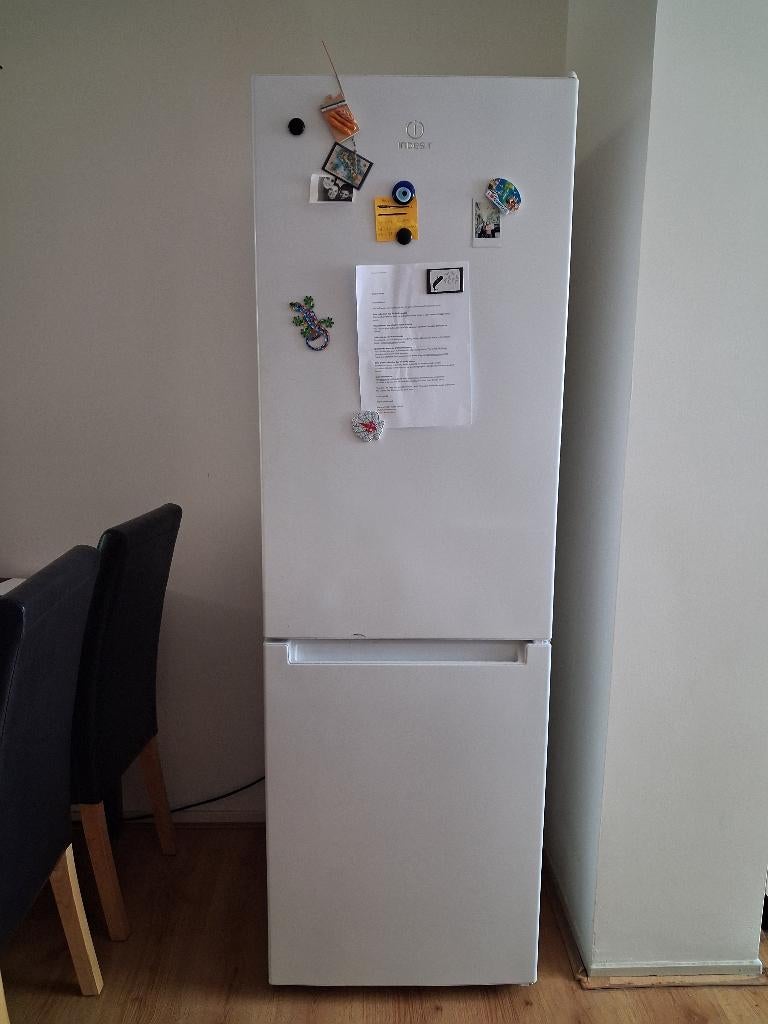 Indesit Fridge Freezer – Moving Sale!, Ophalen, Gebruikt, 200 liter of meer, 60 cm of meer