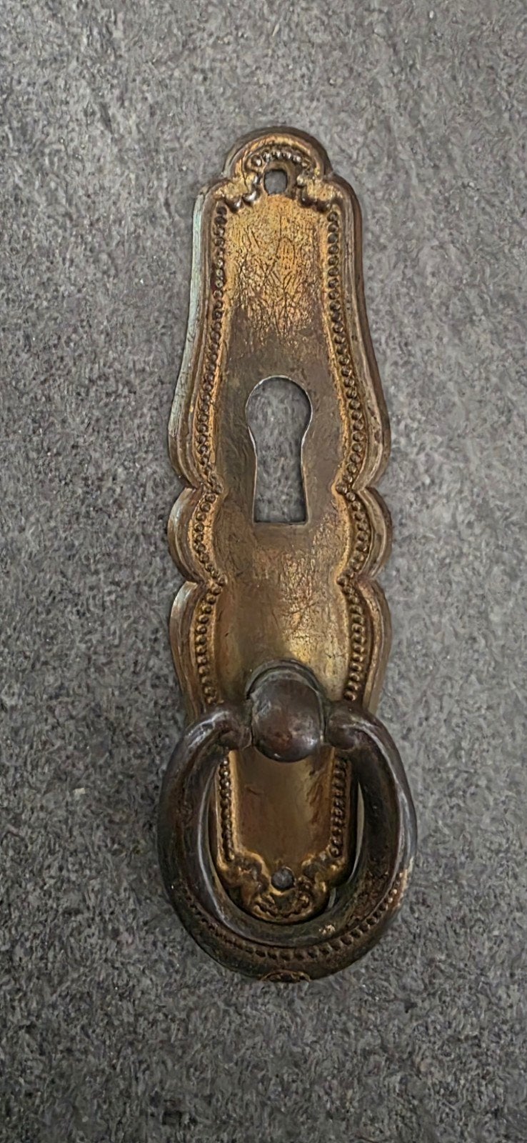 Vintage sierlijk sleutelplaatje / sleutelbeslag – bronskleur, Ophalen of Verzenden