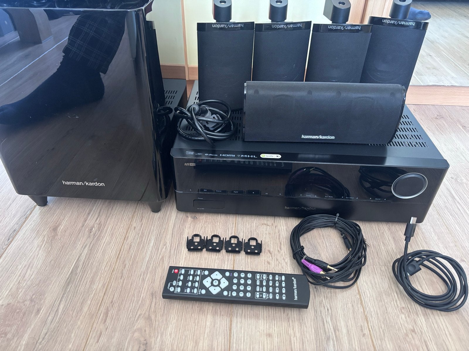 Harman Kardon AVR 161 Home Cinema Set met Bluetooth, 70 watt of meer, Zo goed als nieuw, 5.1-systeem, Overige spelers