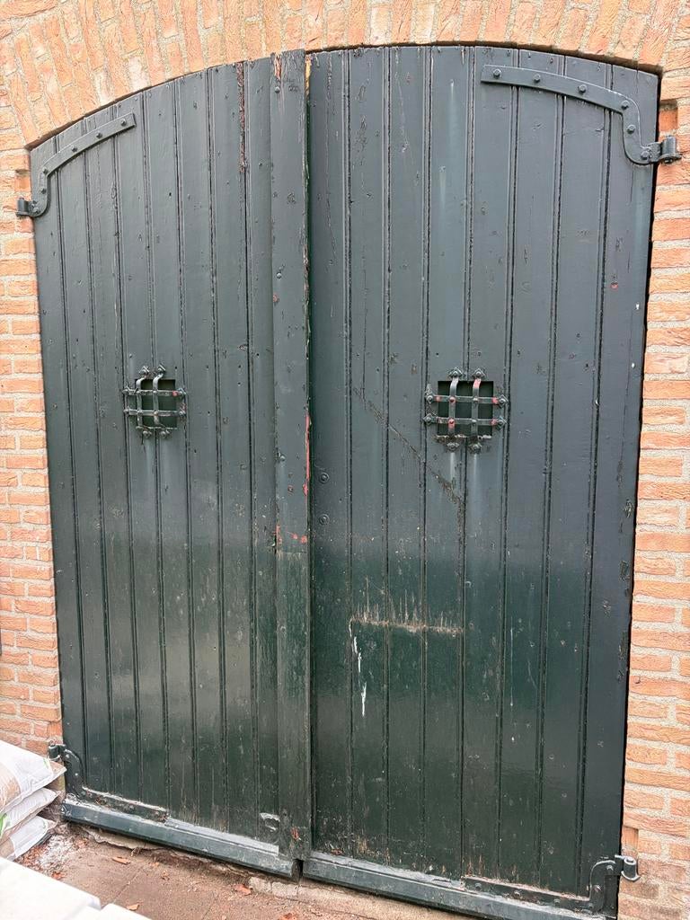 Gratis groene houten schuur- garagedeur met kijkroosters, Ophalen, Gebruikt, Garagedeur, Hout