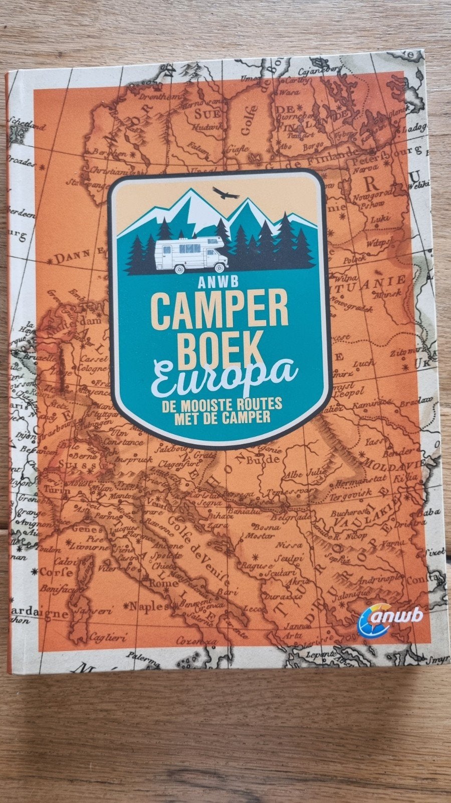 ANWB Camperboek Europa: De mooiste routes met de camper, Boeken, Europa, Ophalen of Verzenden, Zo goed als nieuw, Reisgids of -boek