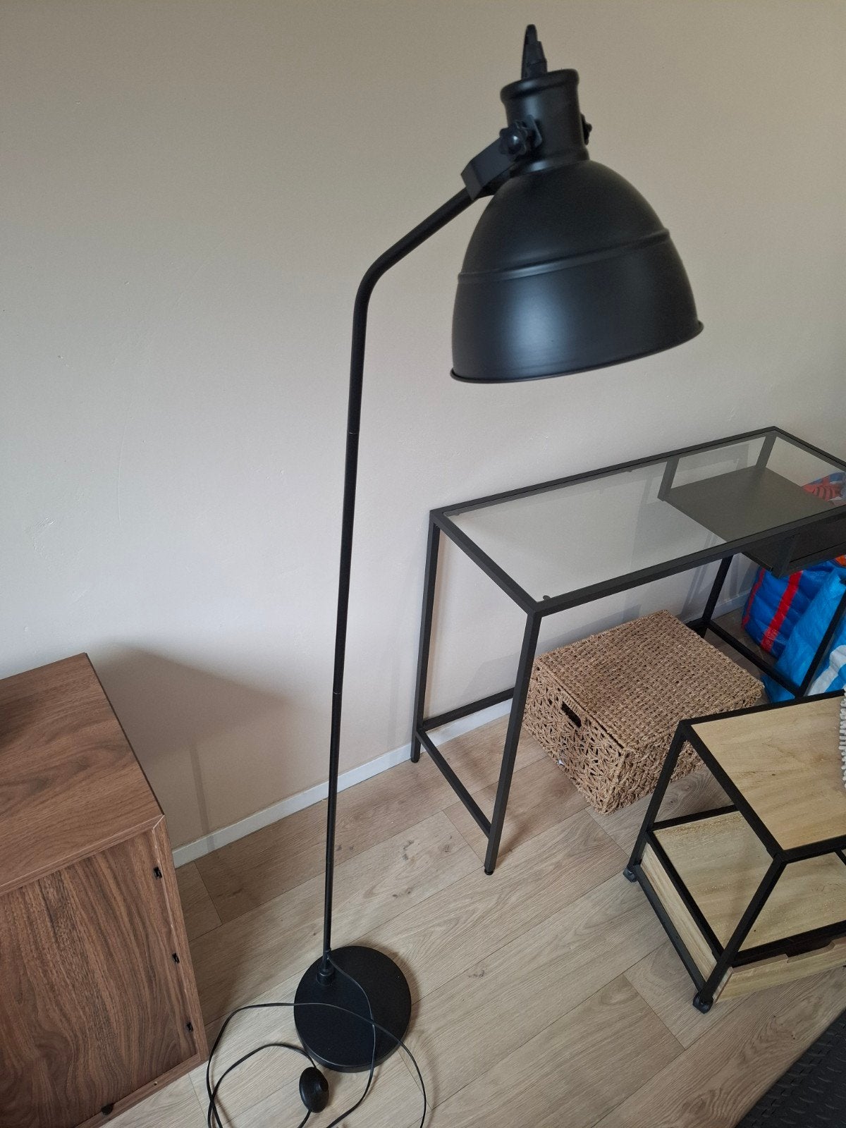 Zwarte vloerlamp met verstelbare kap, Ophalen, Gebruikt, 100 tot 150 cm, E27 (groot)