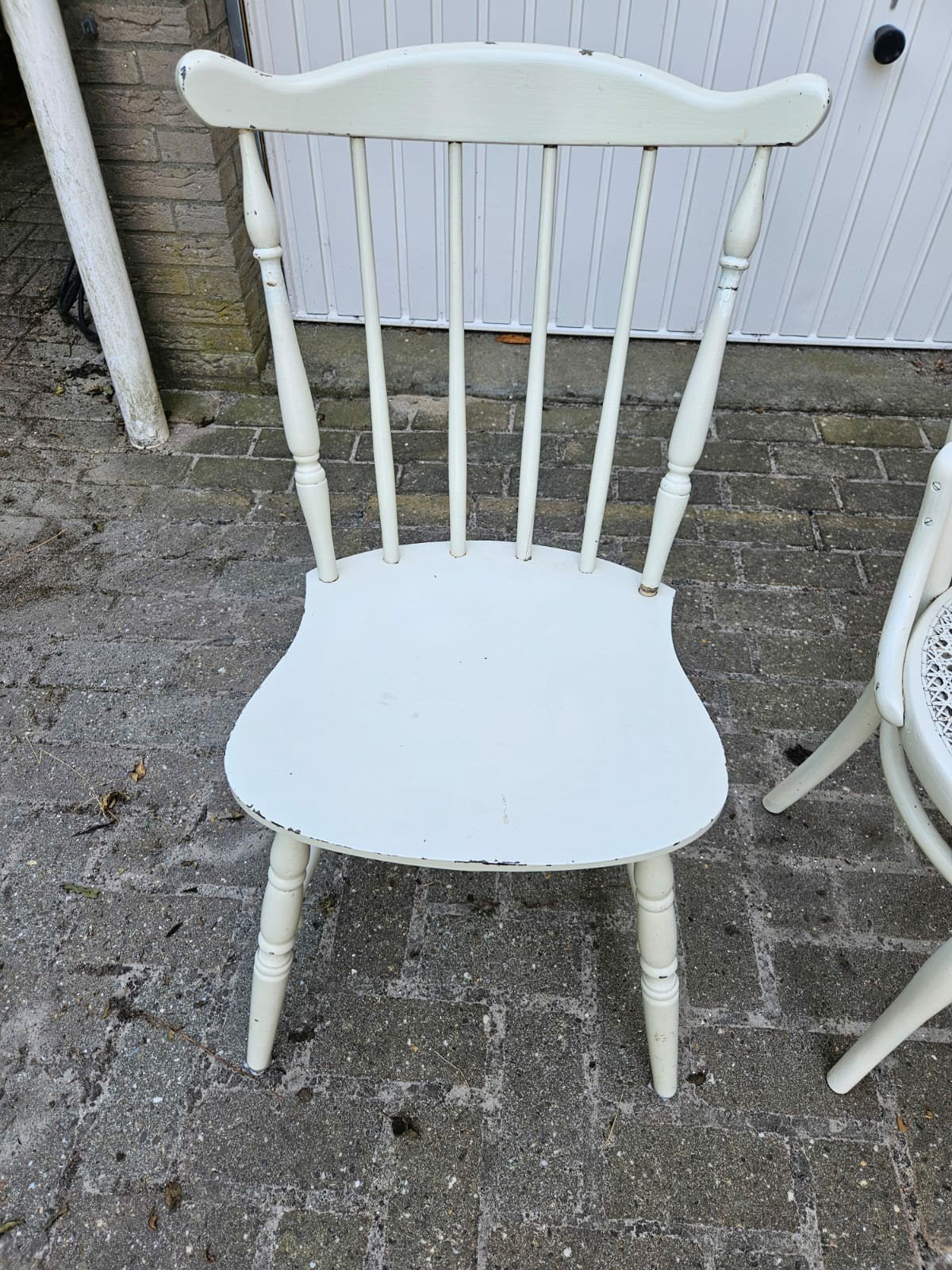 Leuke retro witte houten eetkamerstoel, Huis en Inrichting, Stoelen, Ophalen, Gebruikt, Wit, Vintage