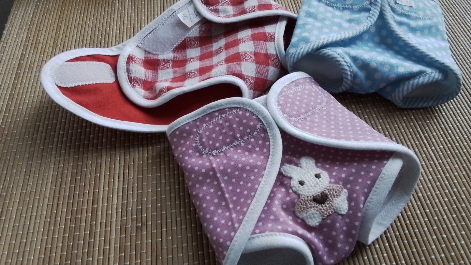 Poppenkleertjes  -  WASBARE POPPENLUIER taillemaat 24-26 cm, Kinderen en Baby's, Speelgoed | Poppen, Nieuw, Babypop, Ophalen of Verzenden