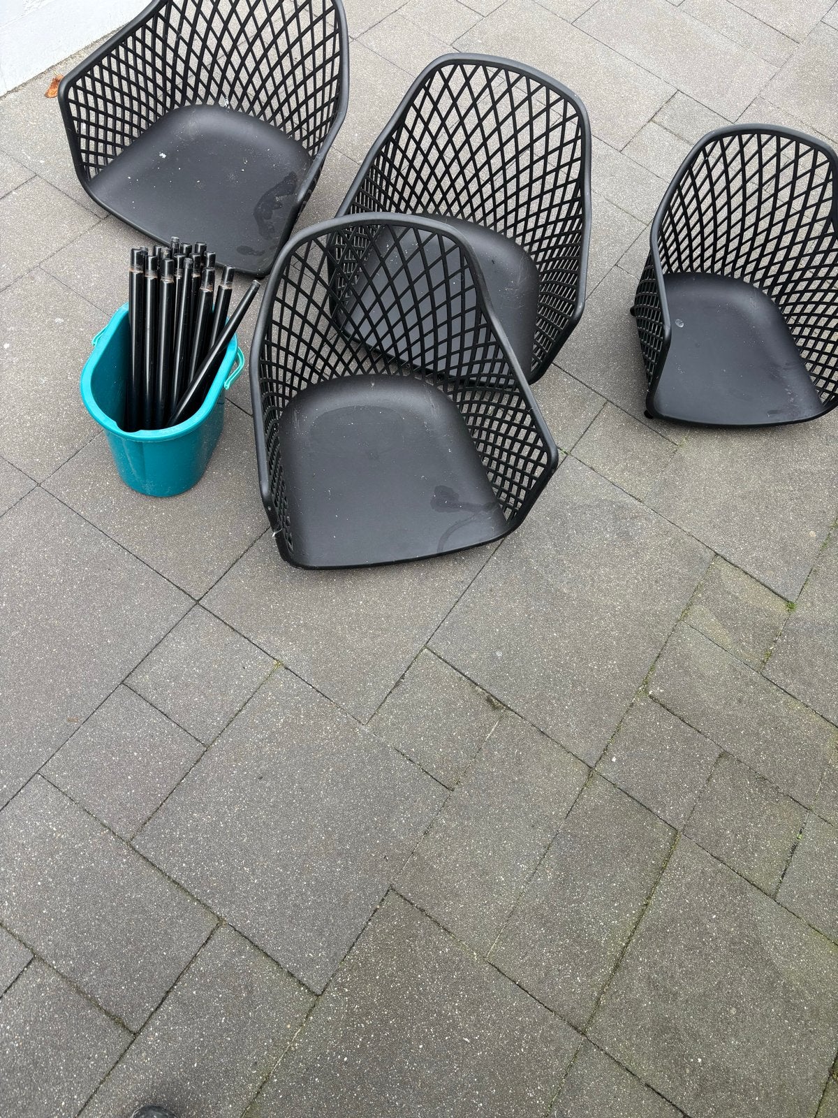 4x Zwarte Kuipstoelen voor Buiten, Tuin en Terras, Ophalen, Gebruikt, Kunststof