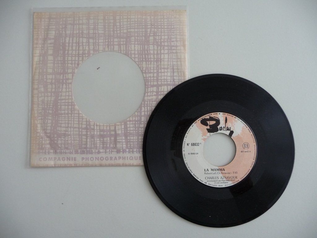 single CHARLES AZNAVOUR - LA MAMMA - BARCLAY RECORDS, 1963, Gebruikt, Overige genres, 7 inch, Ophalen of Verzenden