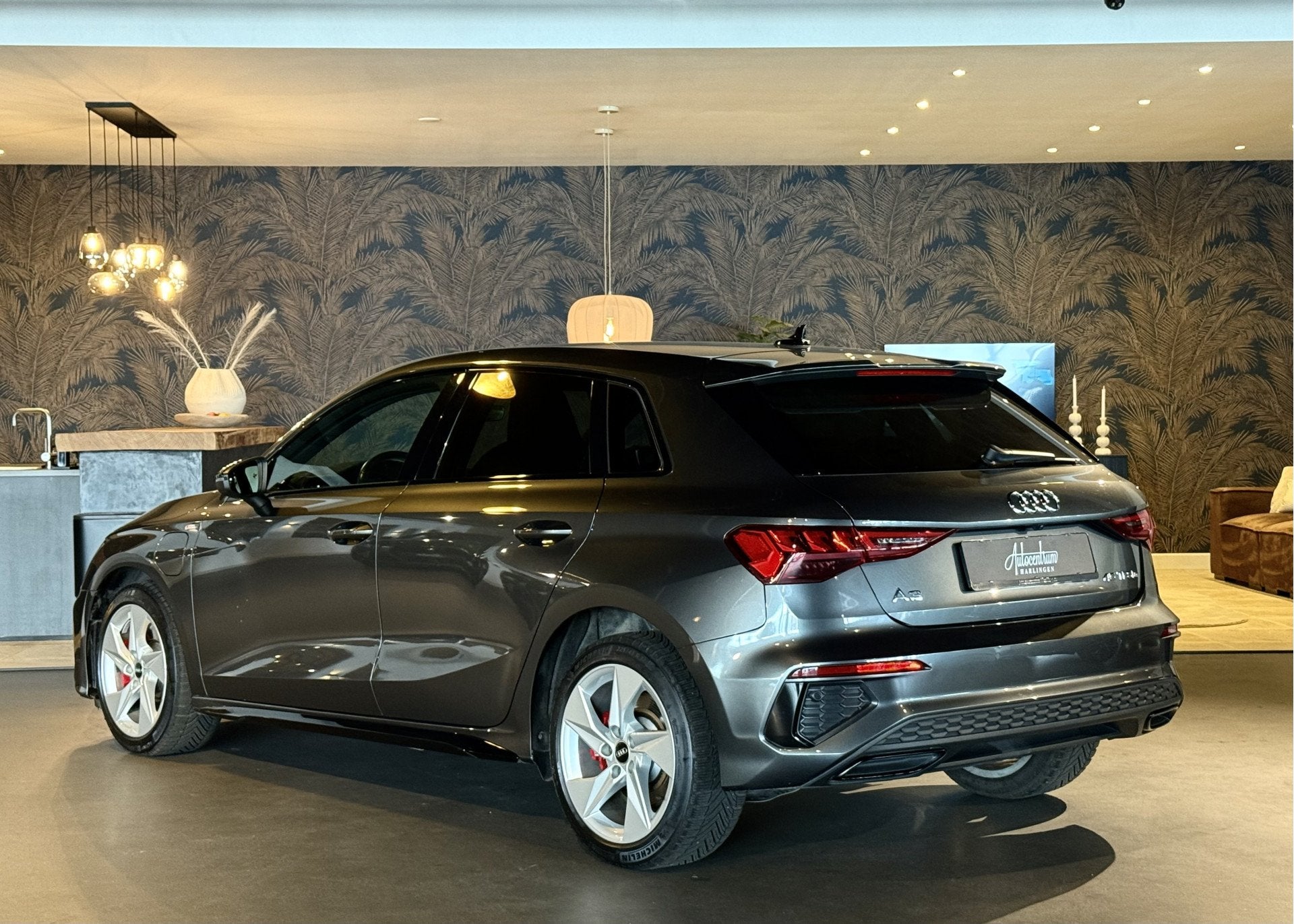 Audi A3 Sportback 45 TFSIe Competition 3x S-Line I Automaat, Dealer onderhouden, Gebruikt, 4 cilinders, 150 pk
