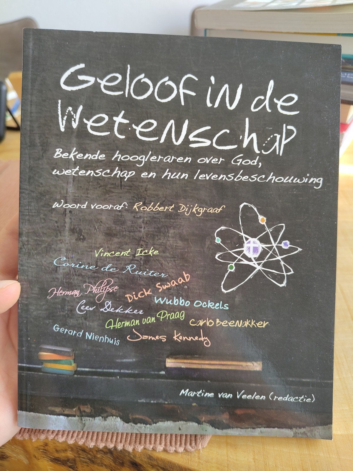 Geloof in de wetenschap: bekende hoogleraren, Ophalen of Verzenden, Gelezen, Carlo Beenakker, Cees Dekker, Vincent Icke, Wubbo Ockels e.a.